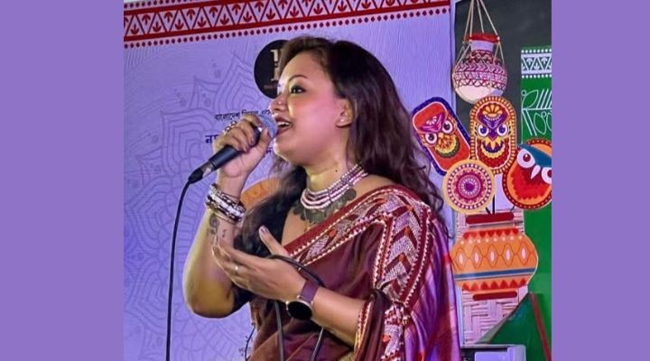 একইদিনে পরপর দুই স্টেজ শো’তে শাপলা